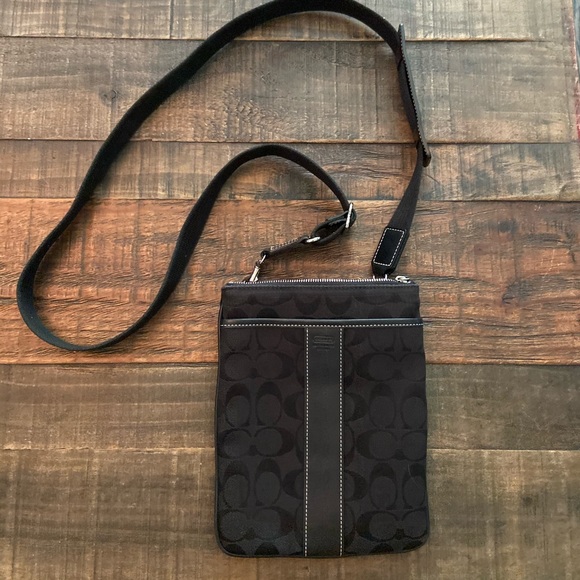 NWOT Coach Crossbody - Picture 1 of 4